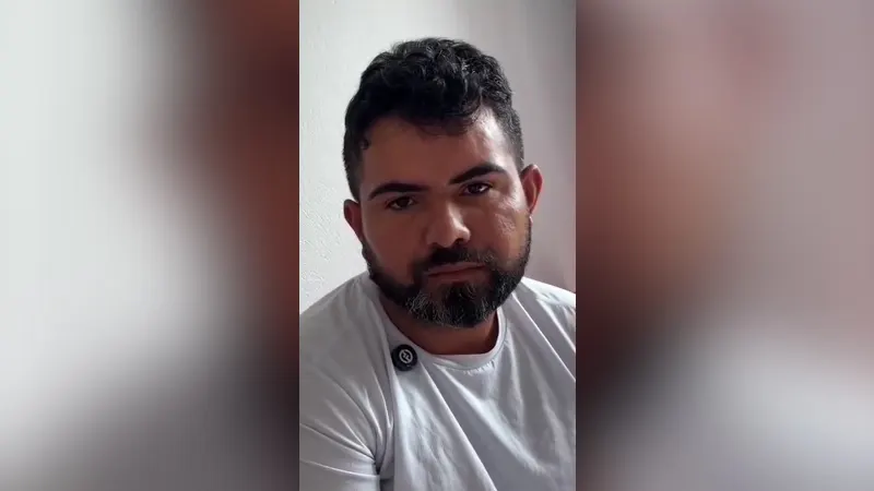 1 de 2 Luis Paulo Braga da Silva, de 36 anos, conhecido como Paulinho, foi detido pela Guarda Municipal por suspeita de tráfico de drogas e porte ilegal de arma de fogo.