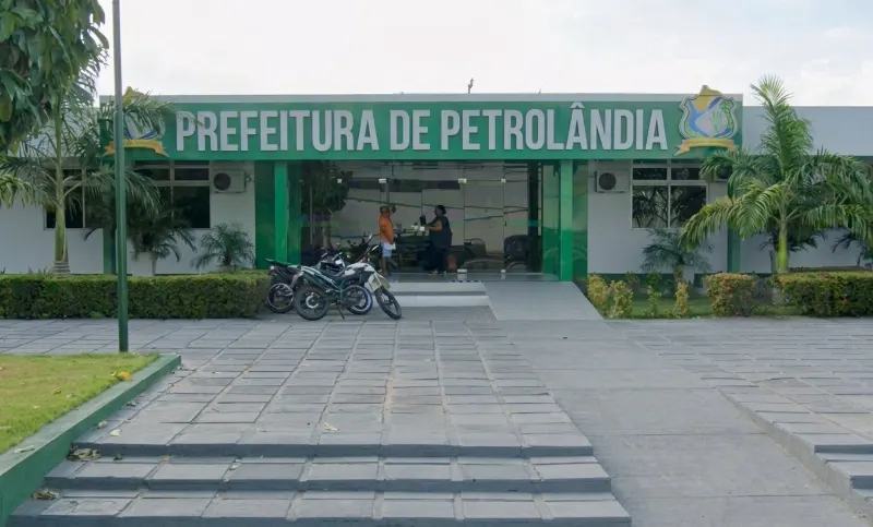 1 de 1 Prefeitura Municipal de Petrolândia (PE)