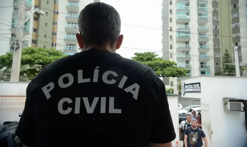 Policial civil em operação