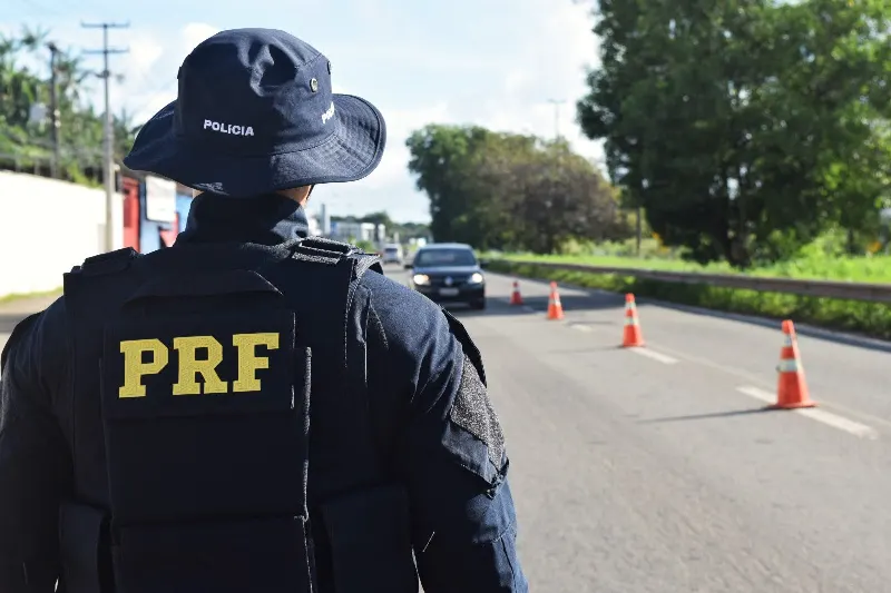 PRF reforça fiscalização nas rodovias federais